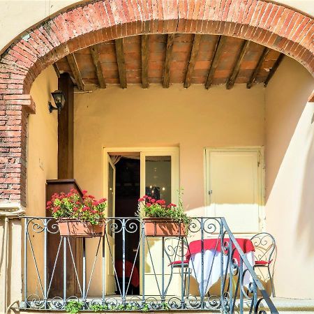 Antica Residenza Santa Chiara -City Center Лукка Екстер'єр фото