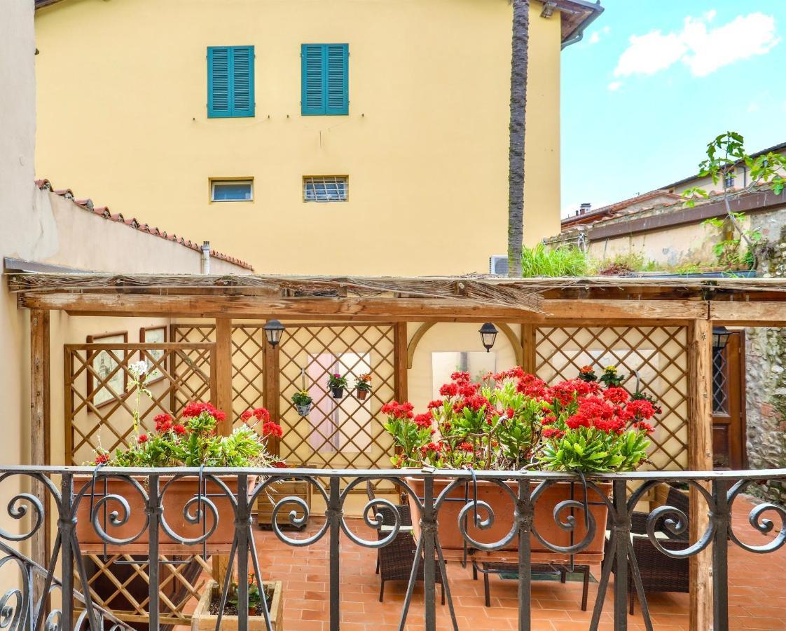 Antica Residenza Santa Chiara -City Center Лукка Екстер'єр фото
