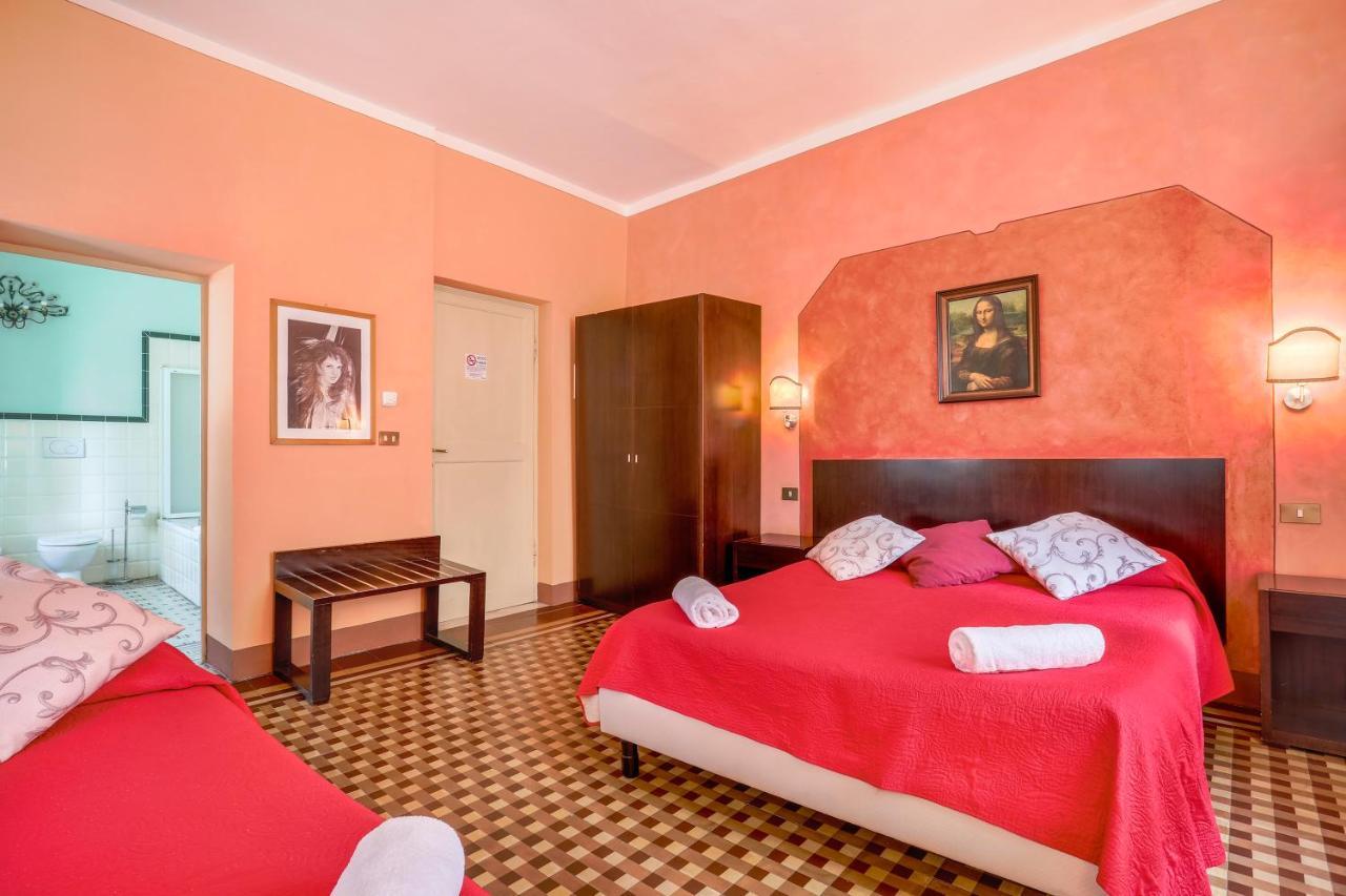 Antica Residenza Santa Chiara -City Center Лукка Екстер'єр фото